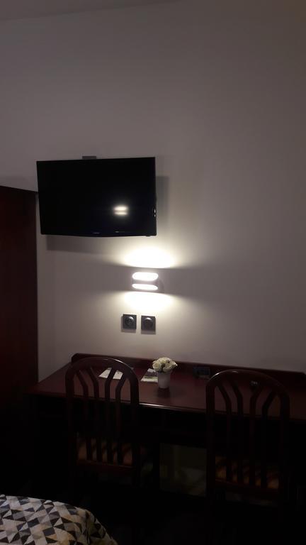 Hotel Coq Hardi Лил Екстериор снимка