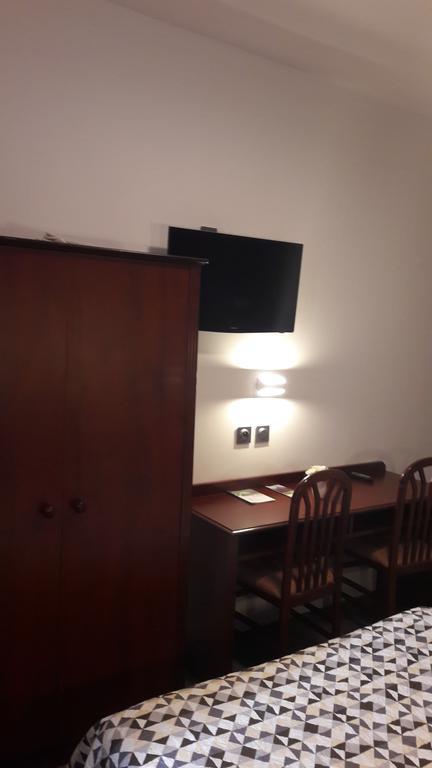 Hotel Coq Hardi Лил Екстериор снимка