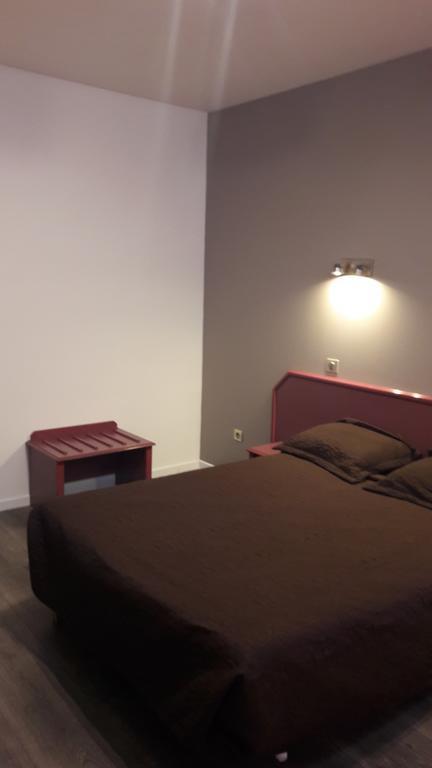 Hotel Coq Hardi Лил Екстериор снимка