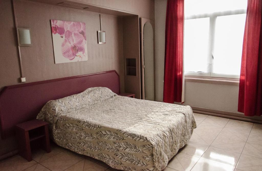 Hotel Coq Hardi Лил Екстериор снимка